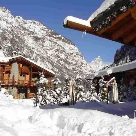 Spectacular Mountain Hideaway * Antey-Saint-André